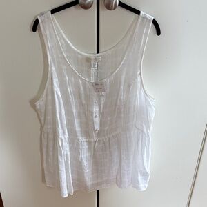 Forever 21 White Sleeveless Button-Front Peplum top